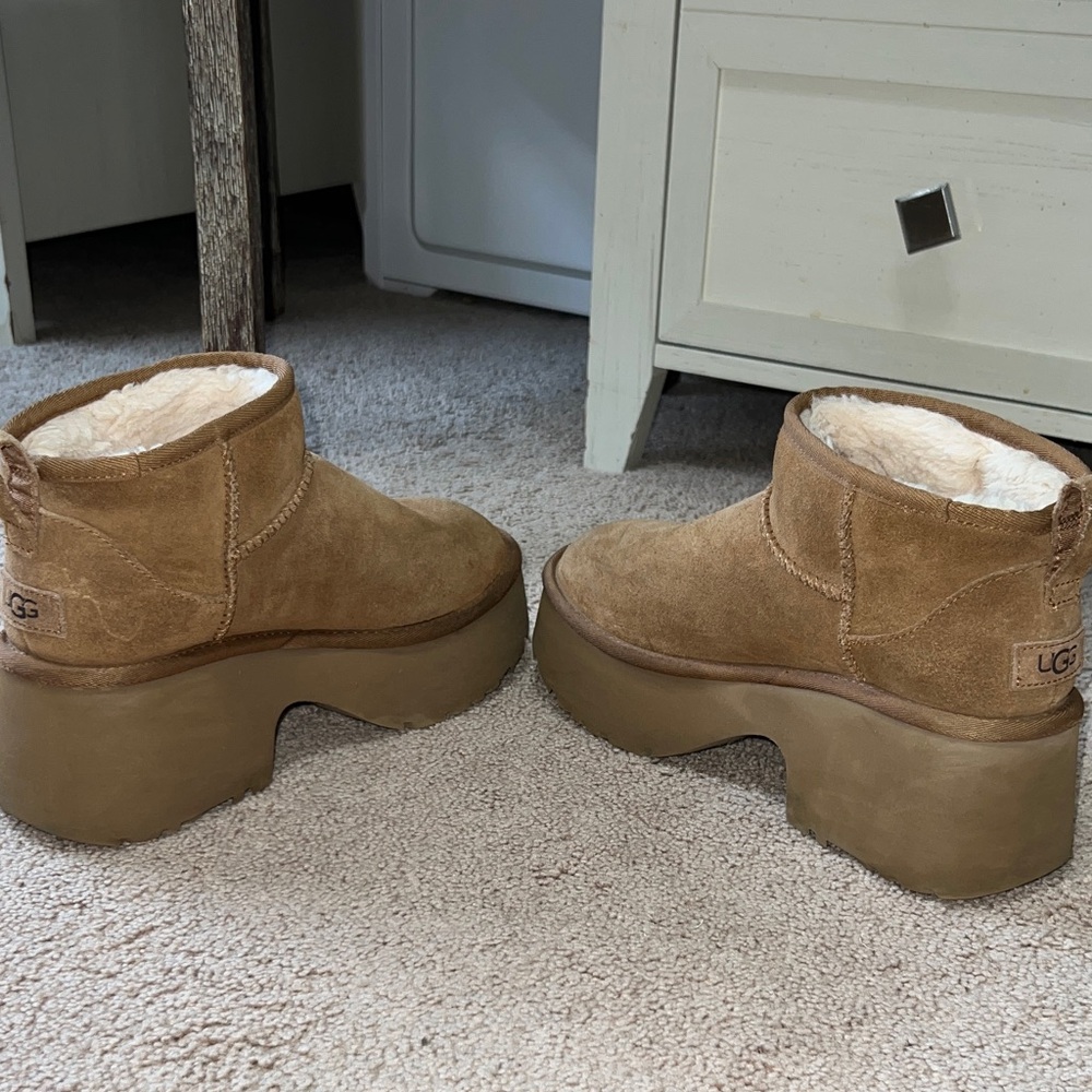 Women's Suede Platform Ankle Boot with Shearling Lining - Tan